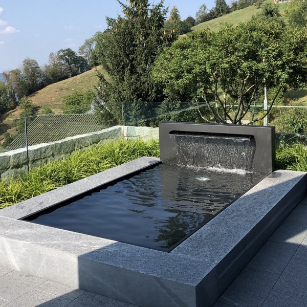 Wasserfall Gartenbrunnen